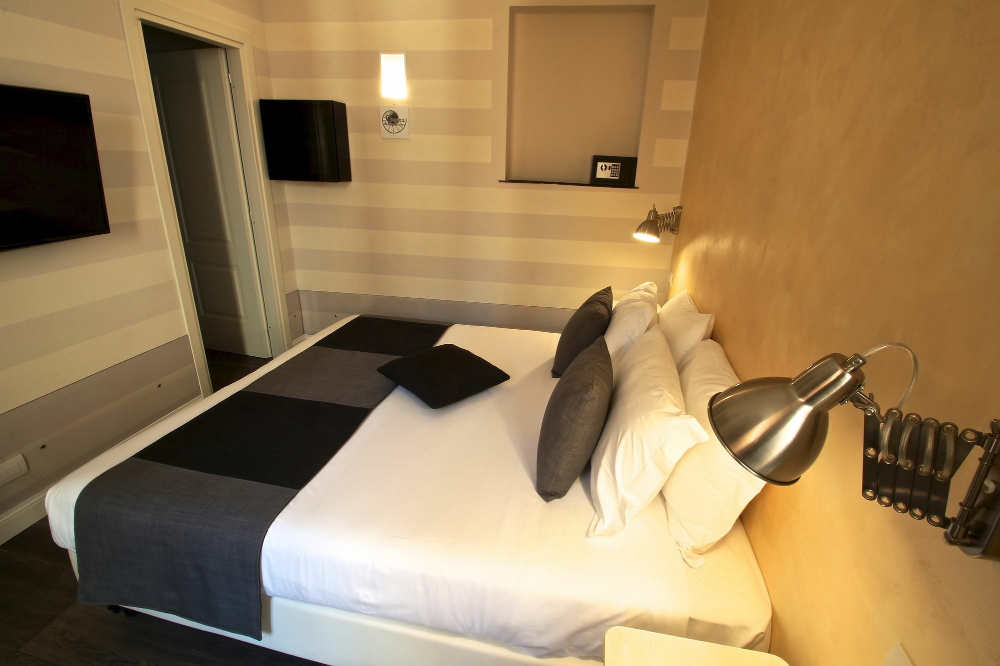 Spagna Secret Rooms Rome Exterior photo